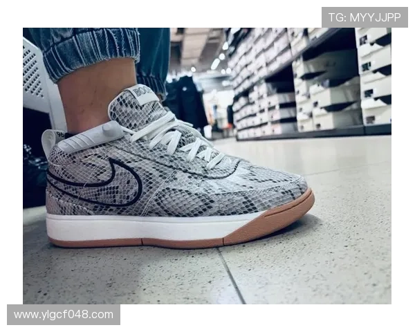 PJ塔克晒布克限量球鞋引热议 竟是布克本人未曾穿过的款式